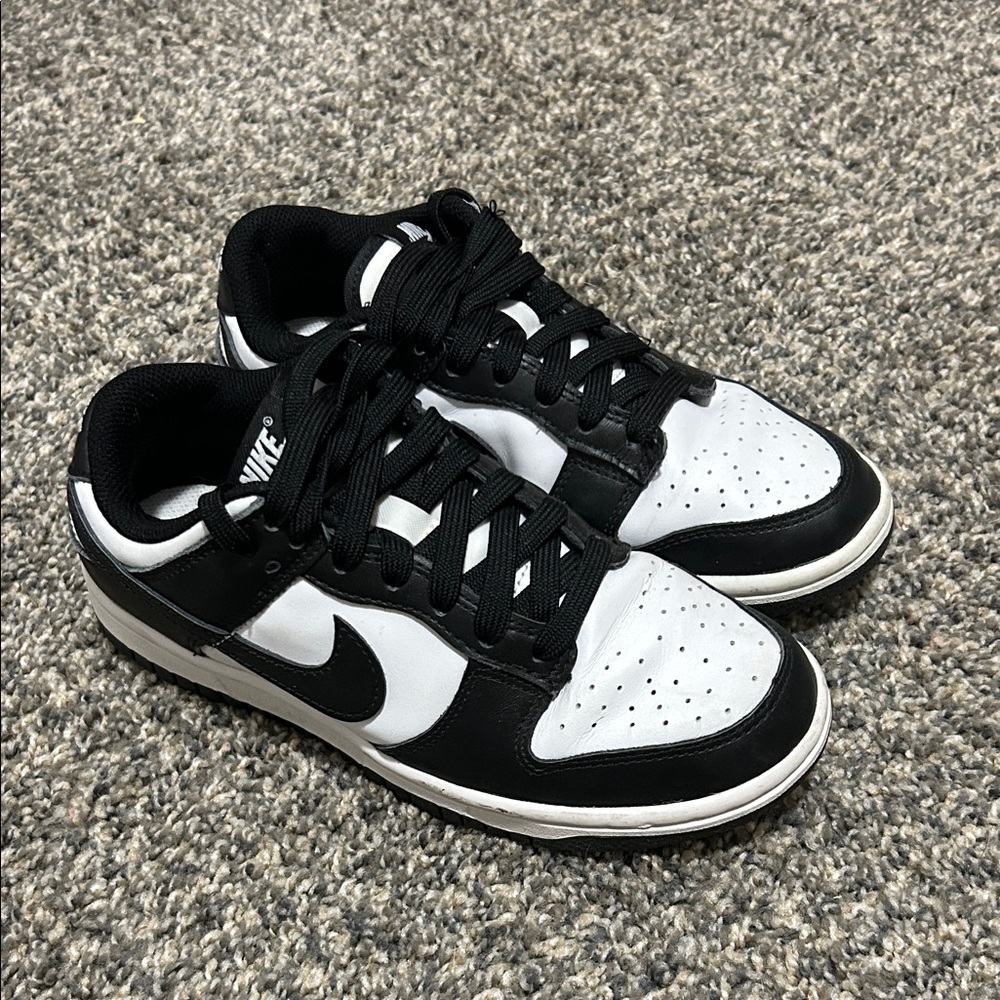 Nike Classic Black and White Low-Tops